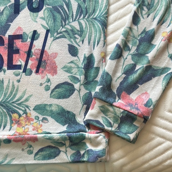 SO Tropical Print Sweatshirt Women’s Size Large - Picture 4 of 5